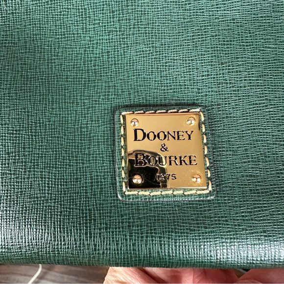Dooney & Bourke Hunter Green Crossbody Leather Handbag With 3 Zipper Pockets - Picture 5 of 8